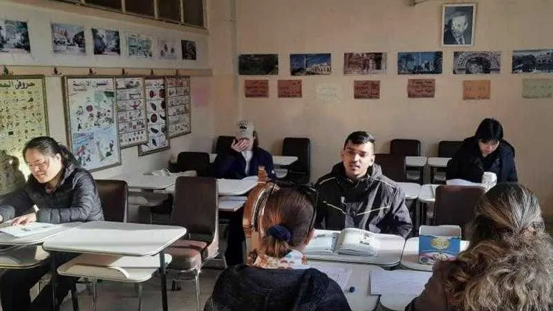 International students in an Arabic class in Damascus